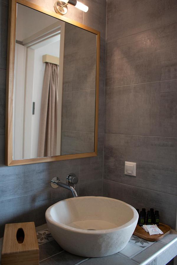 Agnadema Luxury Residences Schoinoussa Екстериор снимка