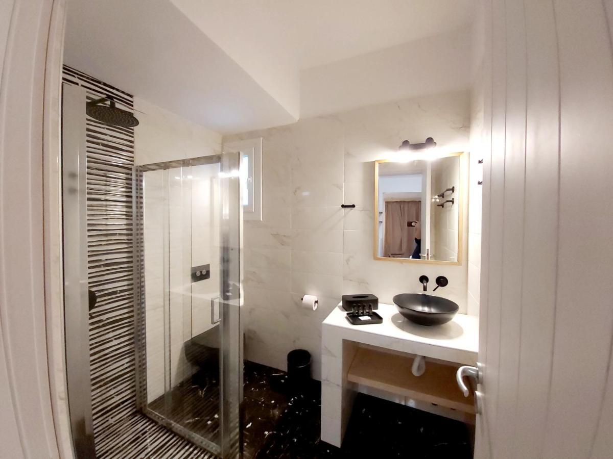 Agnadema Luxury Residences Schoinoussa Екстериор снимка