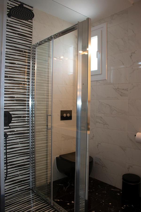 Agnadema Luxury Residences Schoinoussa Екстериор снимка