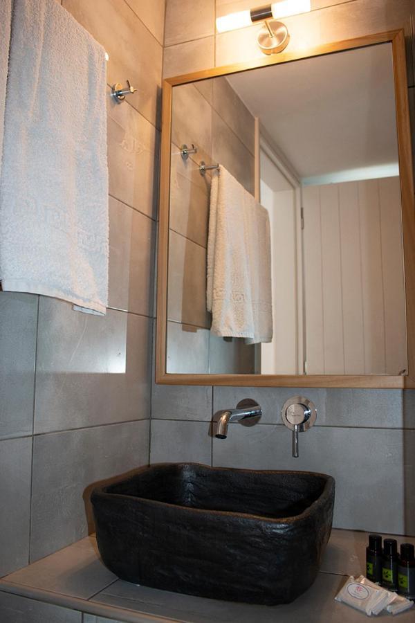 Agnadema Luxury Residences Schoinoussa Екстериор снимка