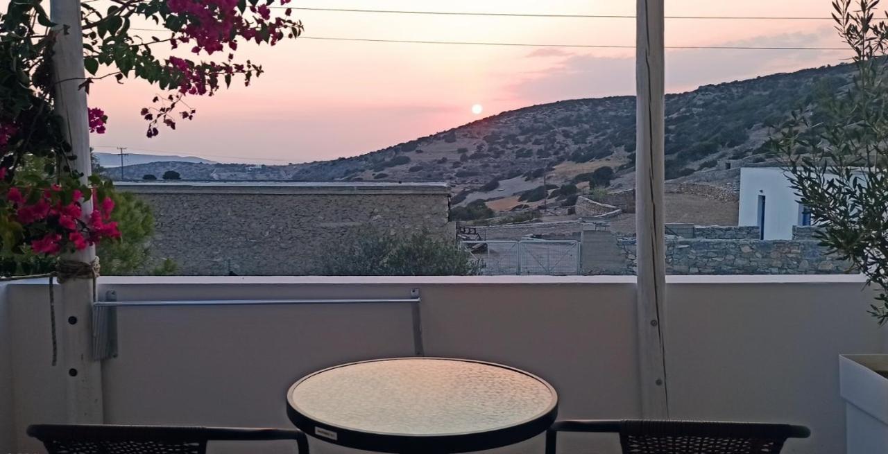 Agnadema Luxury Residences Schoinoussa Екстериор снимка